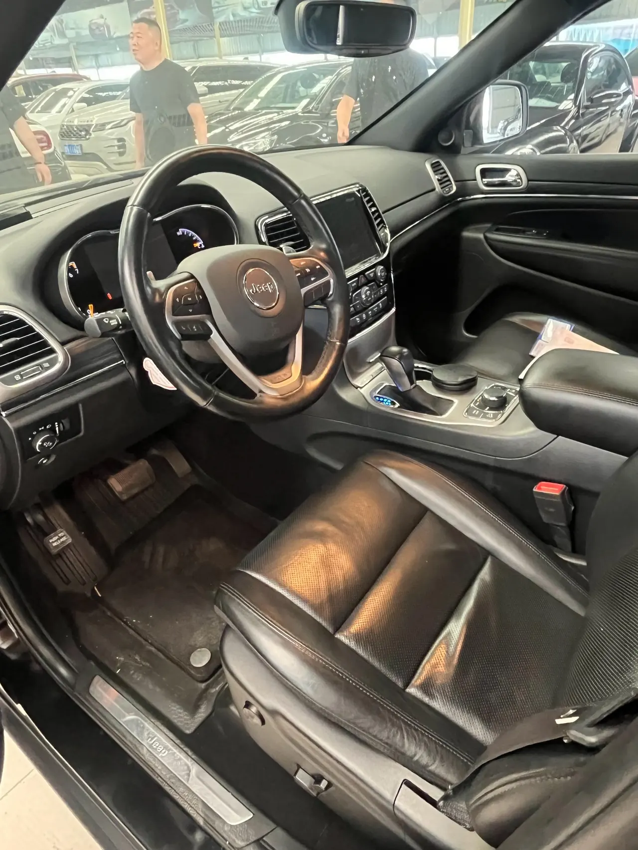 Jeep Grand Cherokee (Imported) 2020 Grand Cherokee 3.0 Elite Navigation Edition Automatic Gear 2