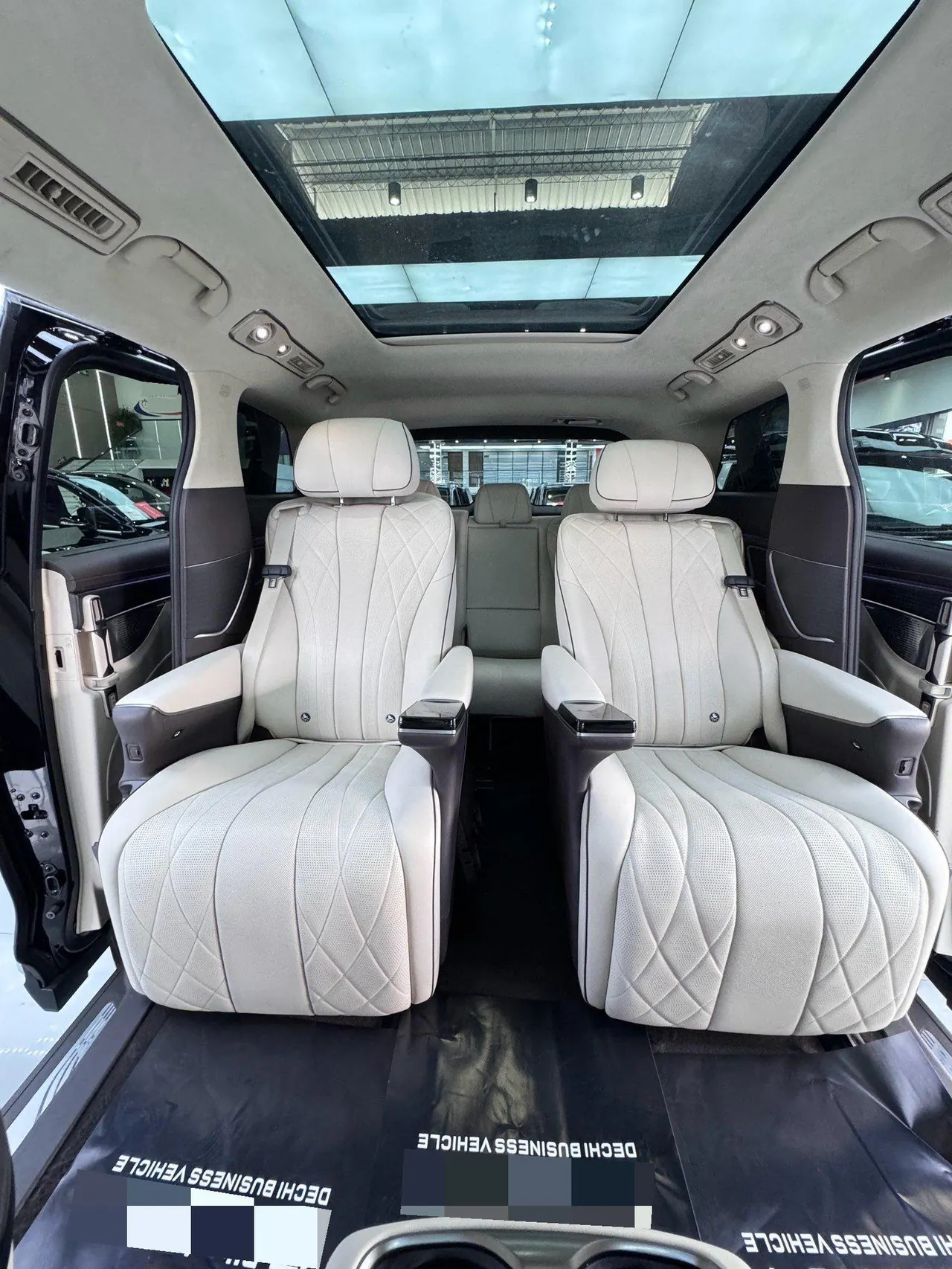 Denza 2024 Denza D9 DM-i 1.5T stepless 980 four-wheel drive flagship automatic gear 5