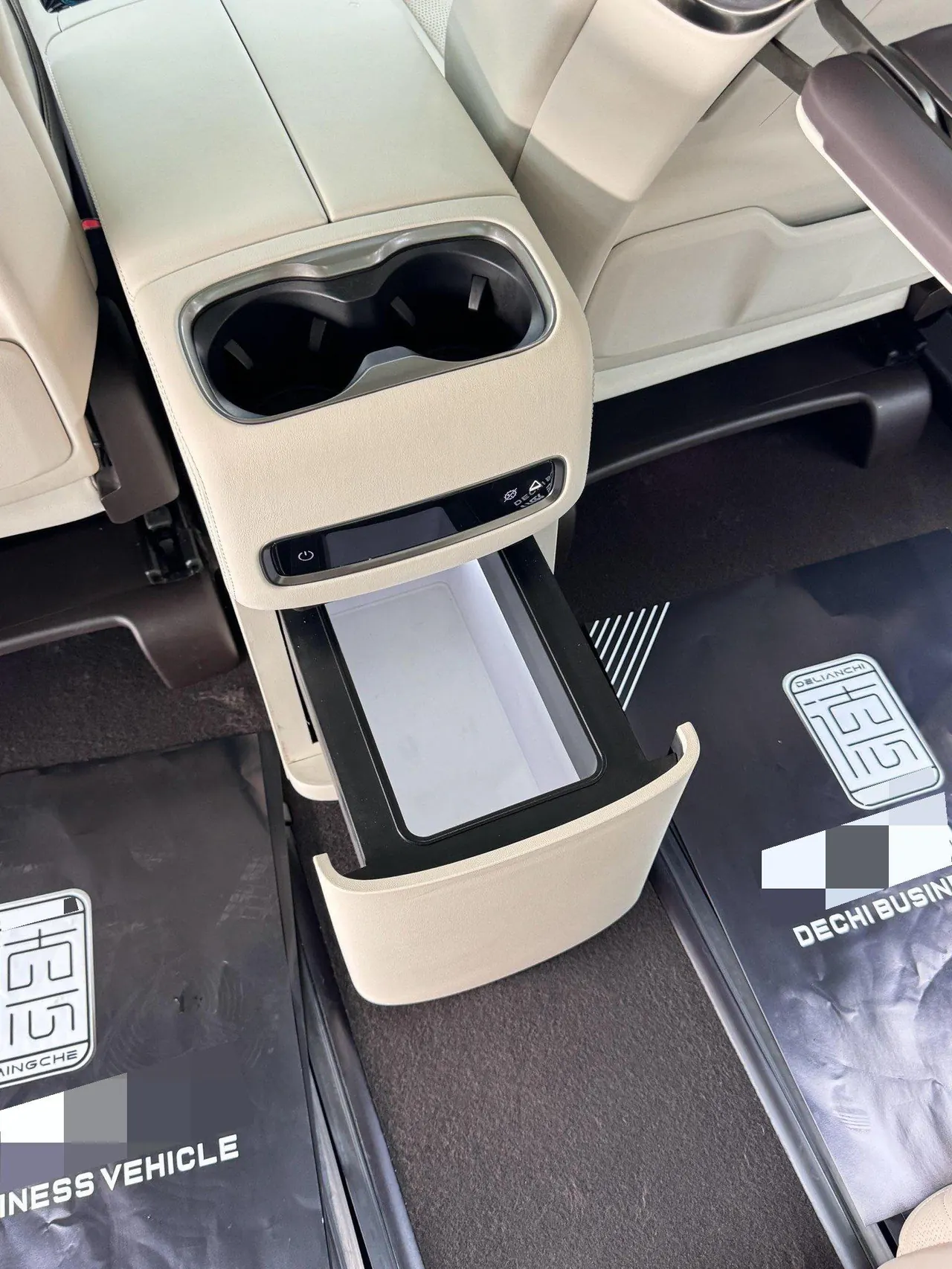 Denza 2024 Denza D9 DM-i 1.5T stepless 980 four-wheel drive flagship automatic gear 6