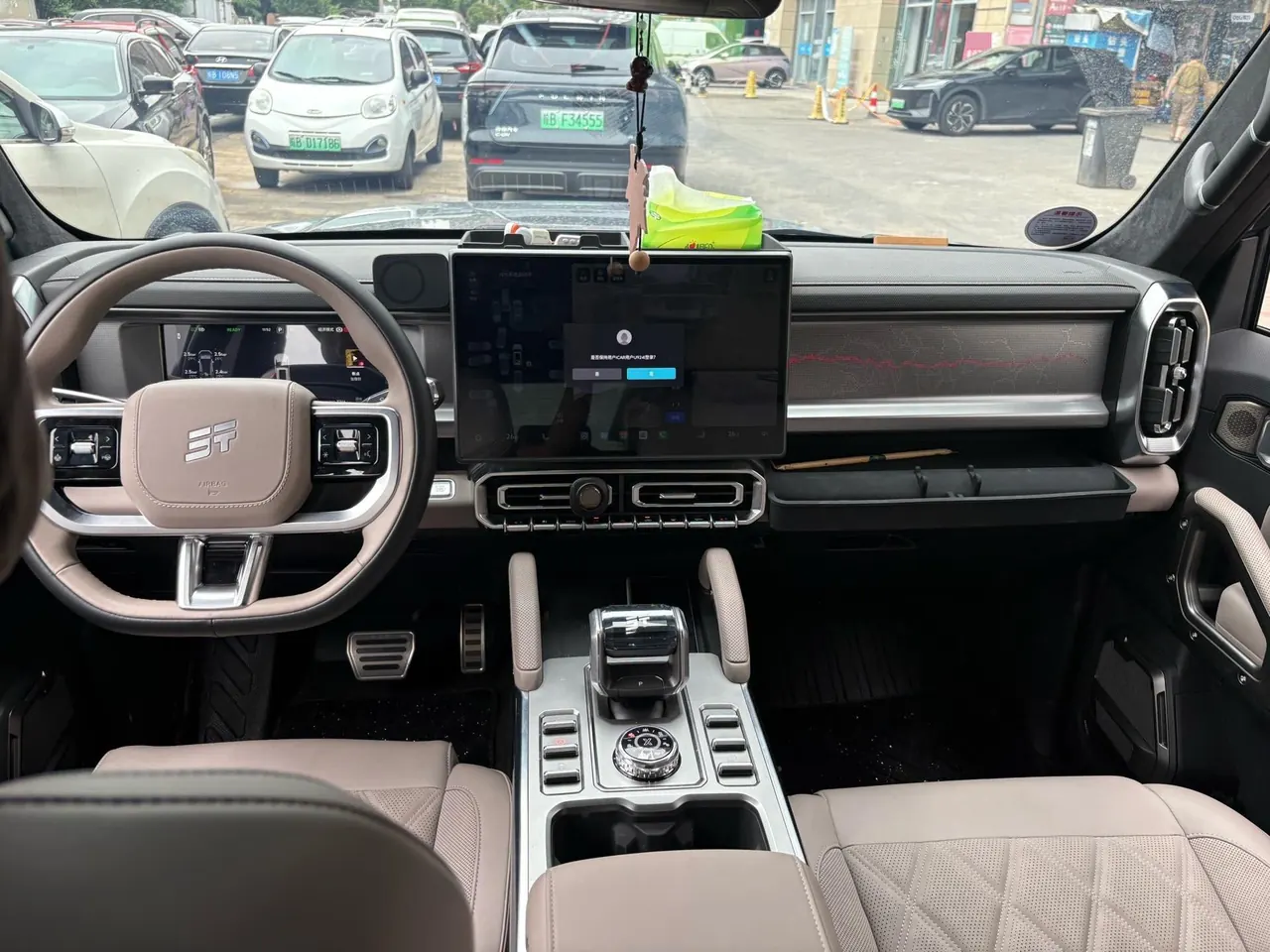 Jetour 2026 Traveler C- DM 1.5T 211km XWD Huawei Gankun Zhijia Automatic Transmission 7