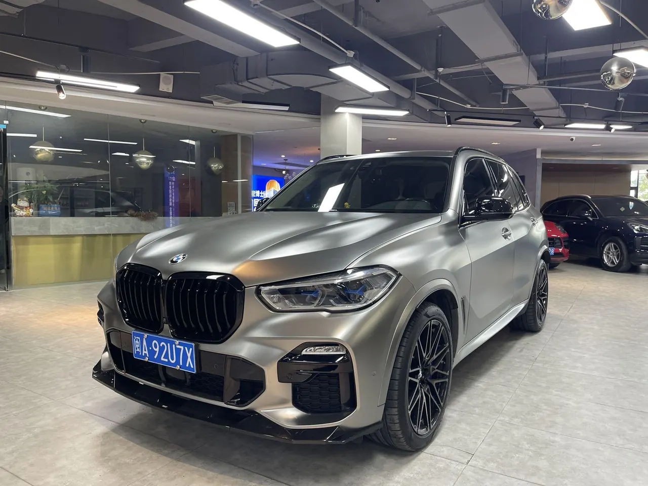 Открыть галерею: BMW X5 (Imported) 2021 X5 xDrive40i 3.0T M Sports Suit (Modified) Automatic Gear