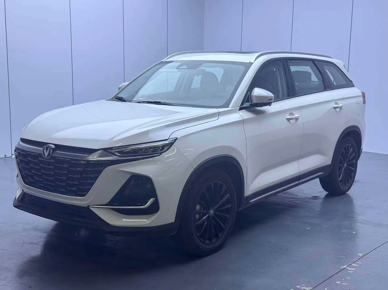 Открыть галерею: ChangAn 2026 CS75 PRO 1.5T exclusive 7-seat automatic gear