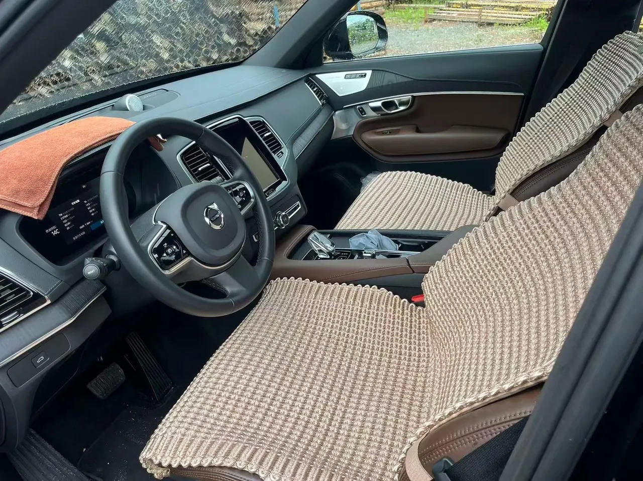 Volvo XC90 (Imported) 2023 XC90 48V 2.0T B6 Zhiya Deluxe Edition 7-seat Automatic Gear 4