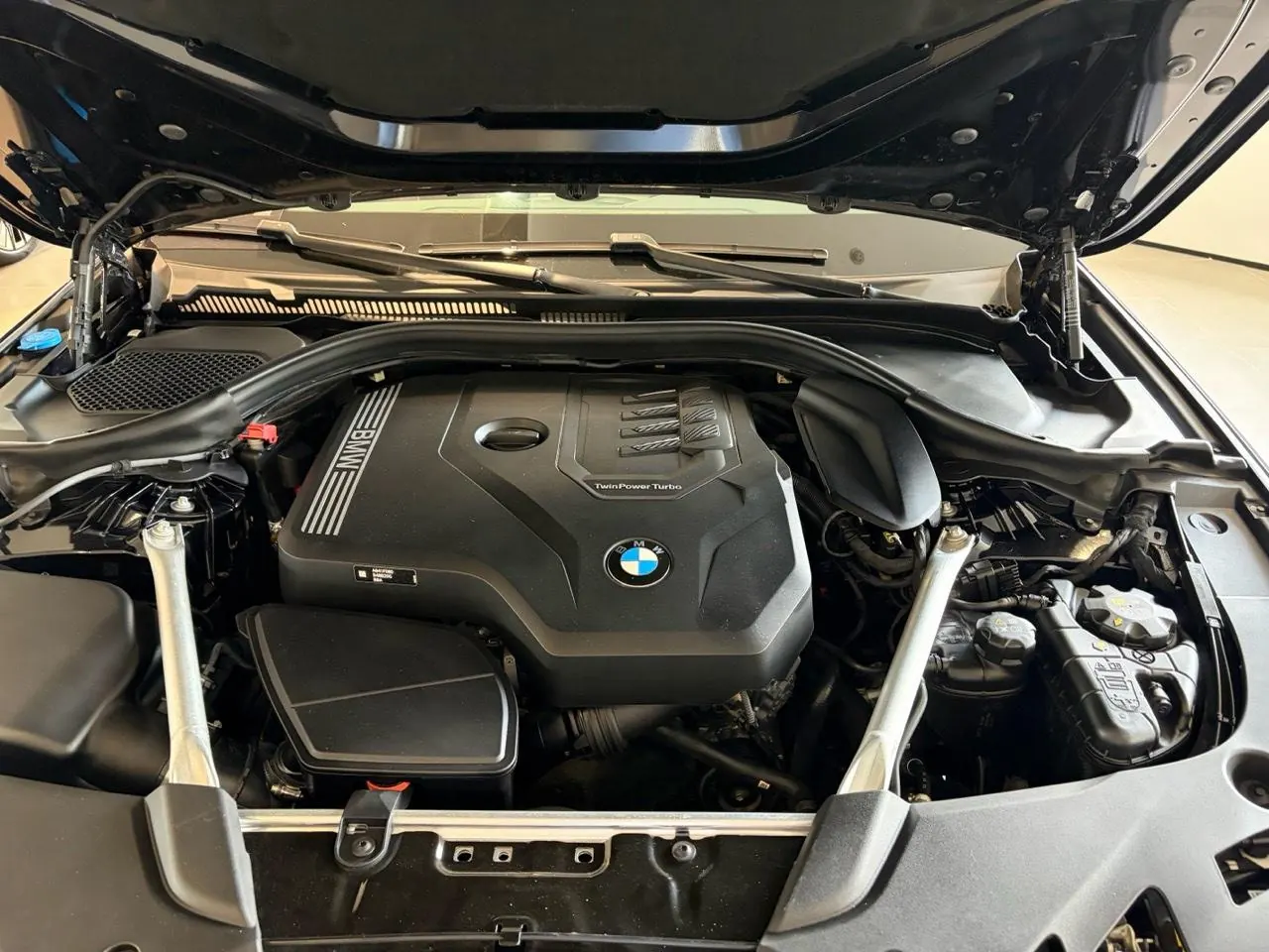 BMW 5 Series 2023 530Li 2.0T Leading M Sports Suit Automatic Gear 9