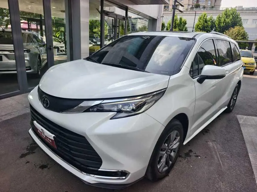 Open image lightbox: Toyota 2026 Sana 2.5 Stepless Two-Drive Comfort Edition Automatic Transmission