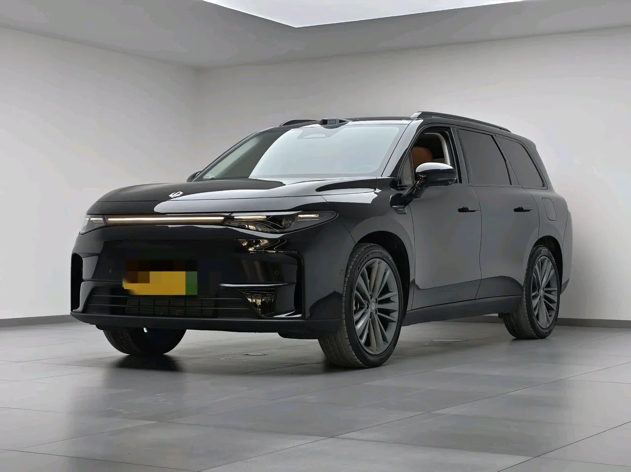 Leapmotor 2026 C 16 280 Laser Radar Zhizun Edition 6-seat Automatic Gear - View 1