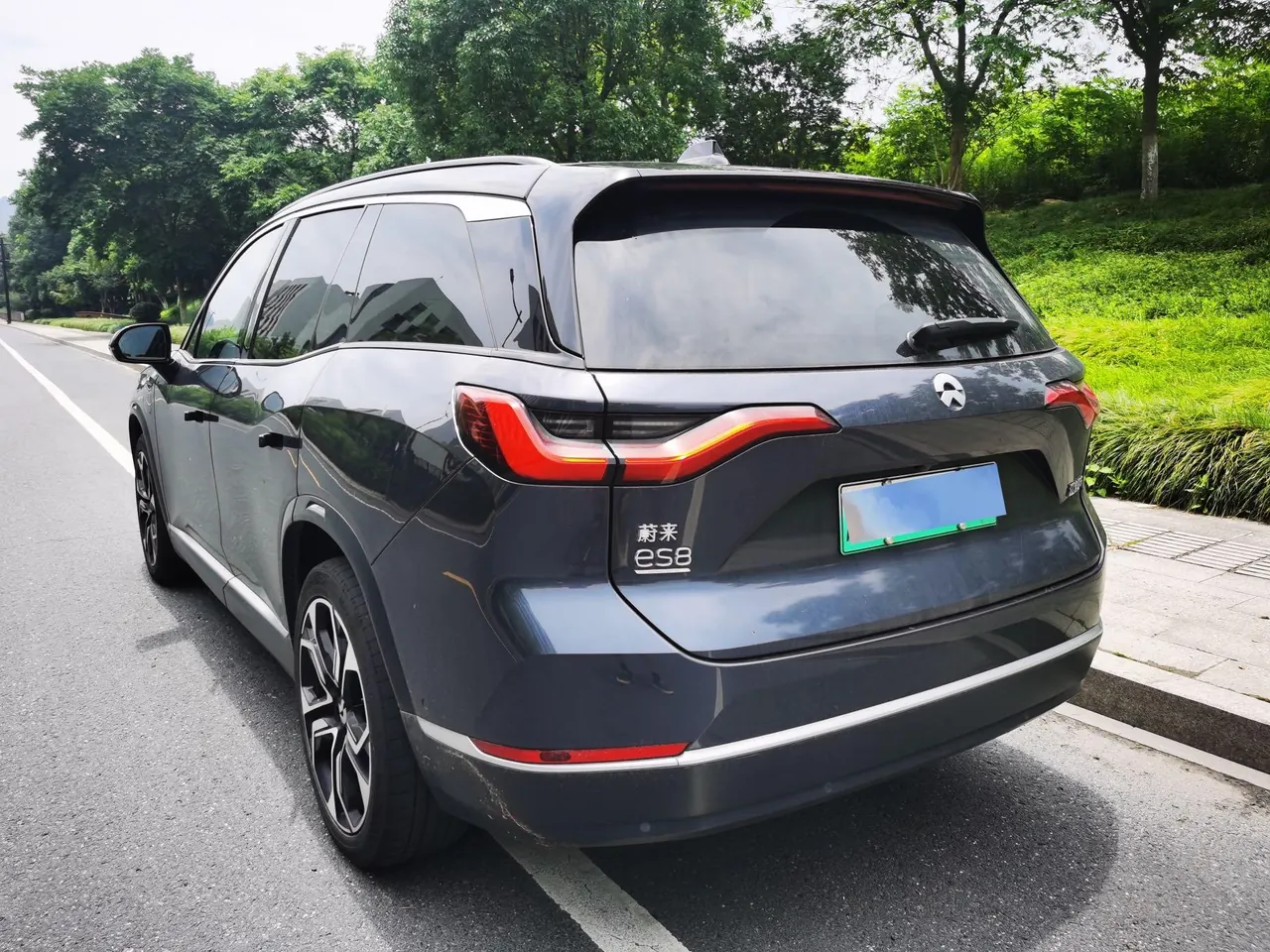 NIO 2022 ES8 Pilot Edition 75kWh 6-seat Automatic Gear 2