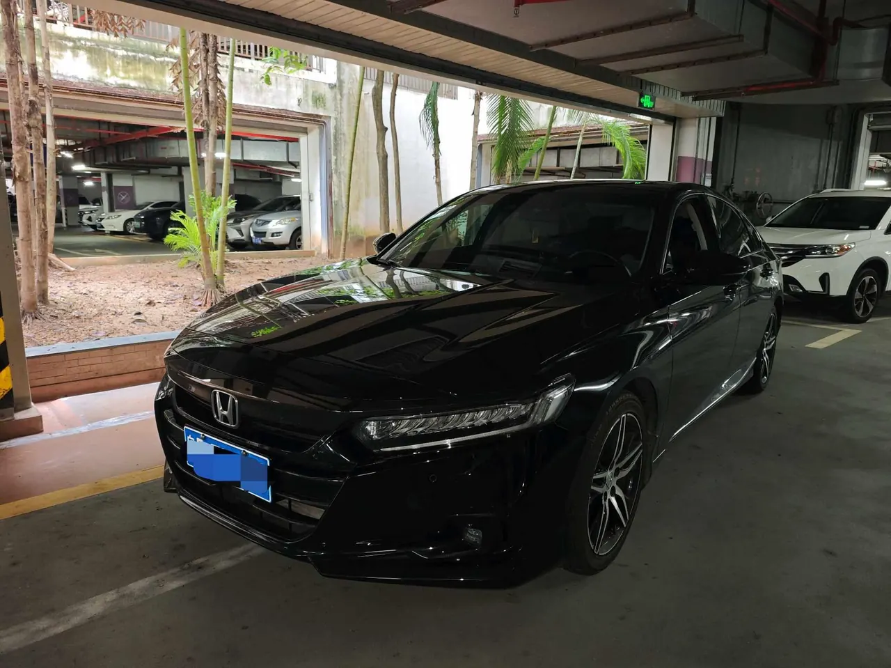Honda 2022 10th Generation Accord 1.5T Stepless 260TURBO Magic Night Premium Edition Automatic Gear - View 1