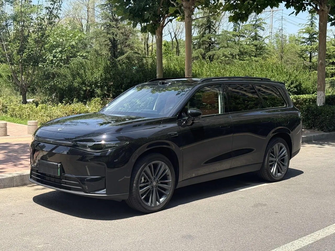 Open image lightbox: Leapmotor 2026 C 16 280 Laser Radar Zhizun Edition 6-seat Automatic Gear