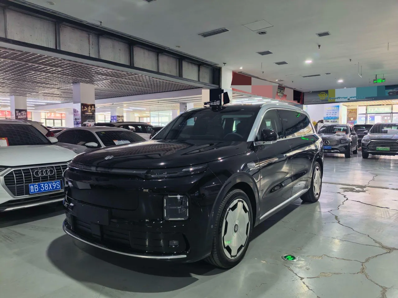 Open image lightbox: Leapmotor 2026 D 19 720 Zhizun Edition 6-seat Automatic Gear
