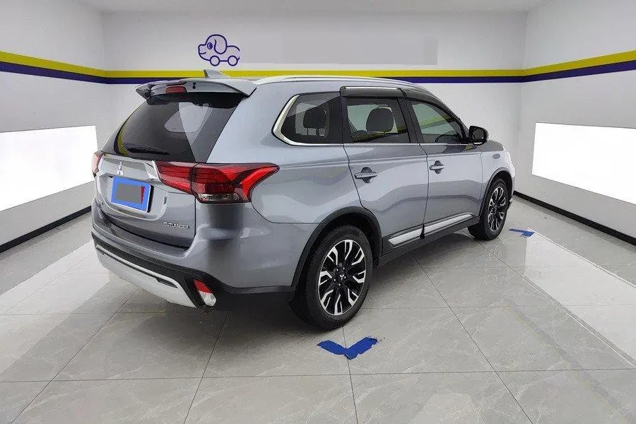 Mitsubishi 2020 Outlander 2.0 Stepless Two-Drive Enjoy Edition 7-seat Automatic Gear 2