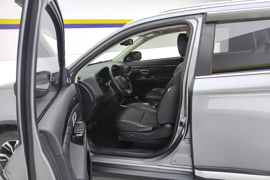 Mitsubishi 2020 Outlander 2.0 Stepless Two-Drive Enjoy Edition 7-seat Automatic Gear 3