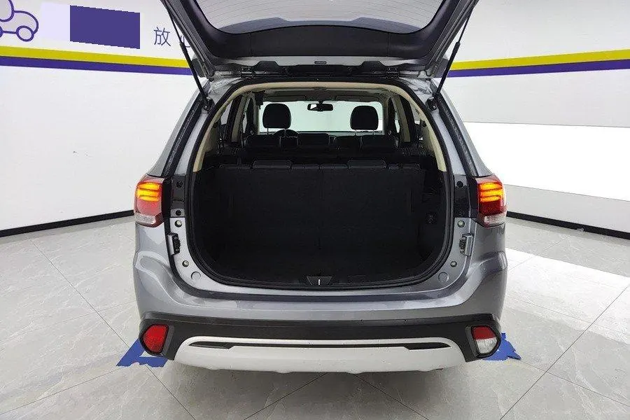 Mitsubishi 2020 Outlander 2.0 Stepless Two-Drive Enjoy Edition 7-seat Automatic Gear 6