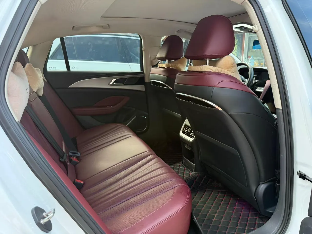 HongQi 2023 H5 2.0T Zhilian Flag Edition Automatic Gear 5