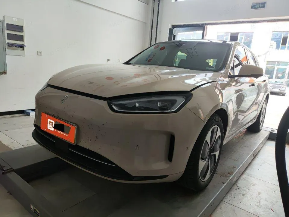 Open image lightbox: AITO 2023 AITO M5 EV rear drive standard version automatic gear