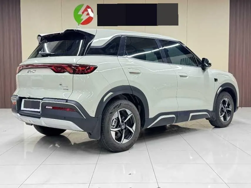 BYD 2025 Yuan UP Smart Driving 401KM Leading Automatic Gear 9