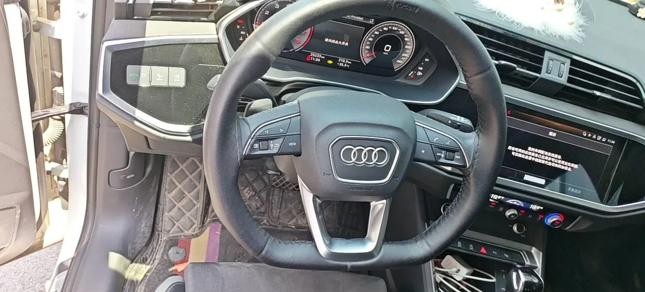 Audi 2022 Q3 1.4TFSI 35TFSI Fashion Dynamic Automatic 5
