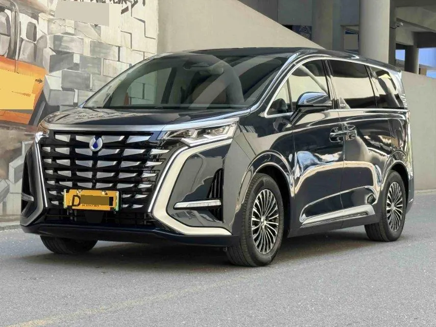 Открыть галерею: Denza 2022 Denza D9 DM-i 1.5T stepless 970 four-wheel drive flagship automatic gear