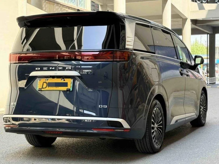 Denza 2022 Denza D9 DM-i 1.5T stepless 970 four-wheel drive flagship automatic gear 11