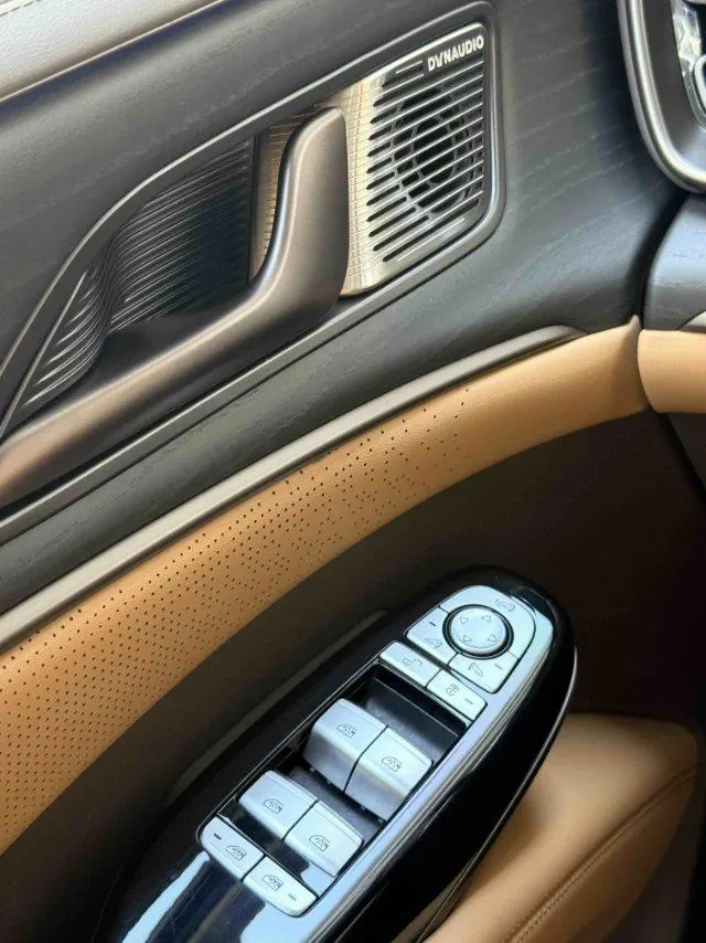 Denza 2022 Denza D9 DM-i 1.5T stepless 970 four-wheel drive flagship automatic gear 8