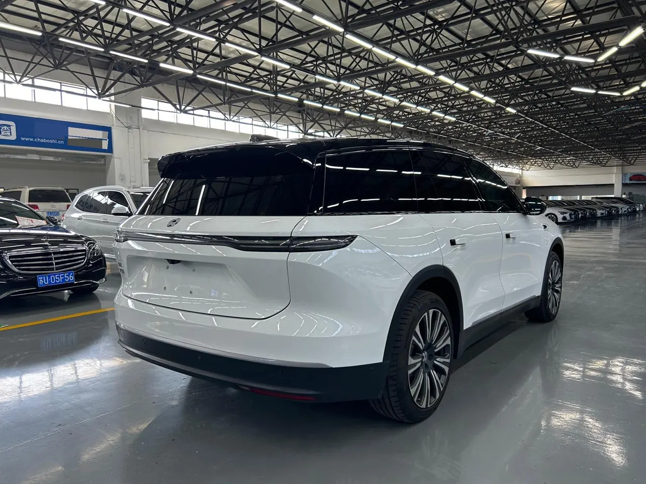 NIO 2023 ES8 75kWh Executive Edition Automatic Gear 11