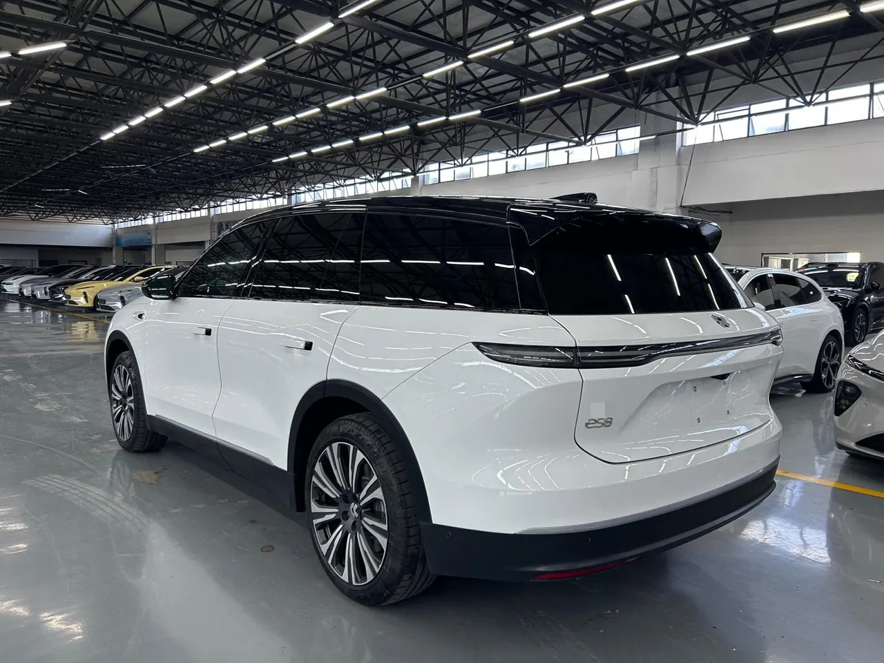 NIO 2023 ES8 75kWh Executive Edition Automatic Gear 13