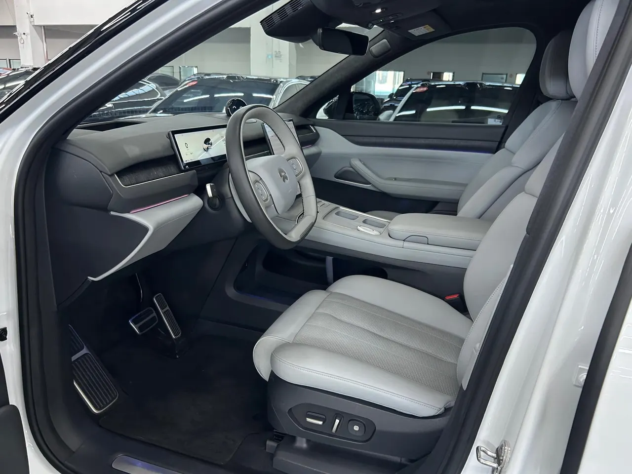 NIO 2023 ES8 75kWh Executive Edition Automatic Gear 4