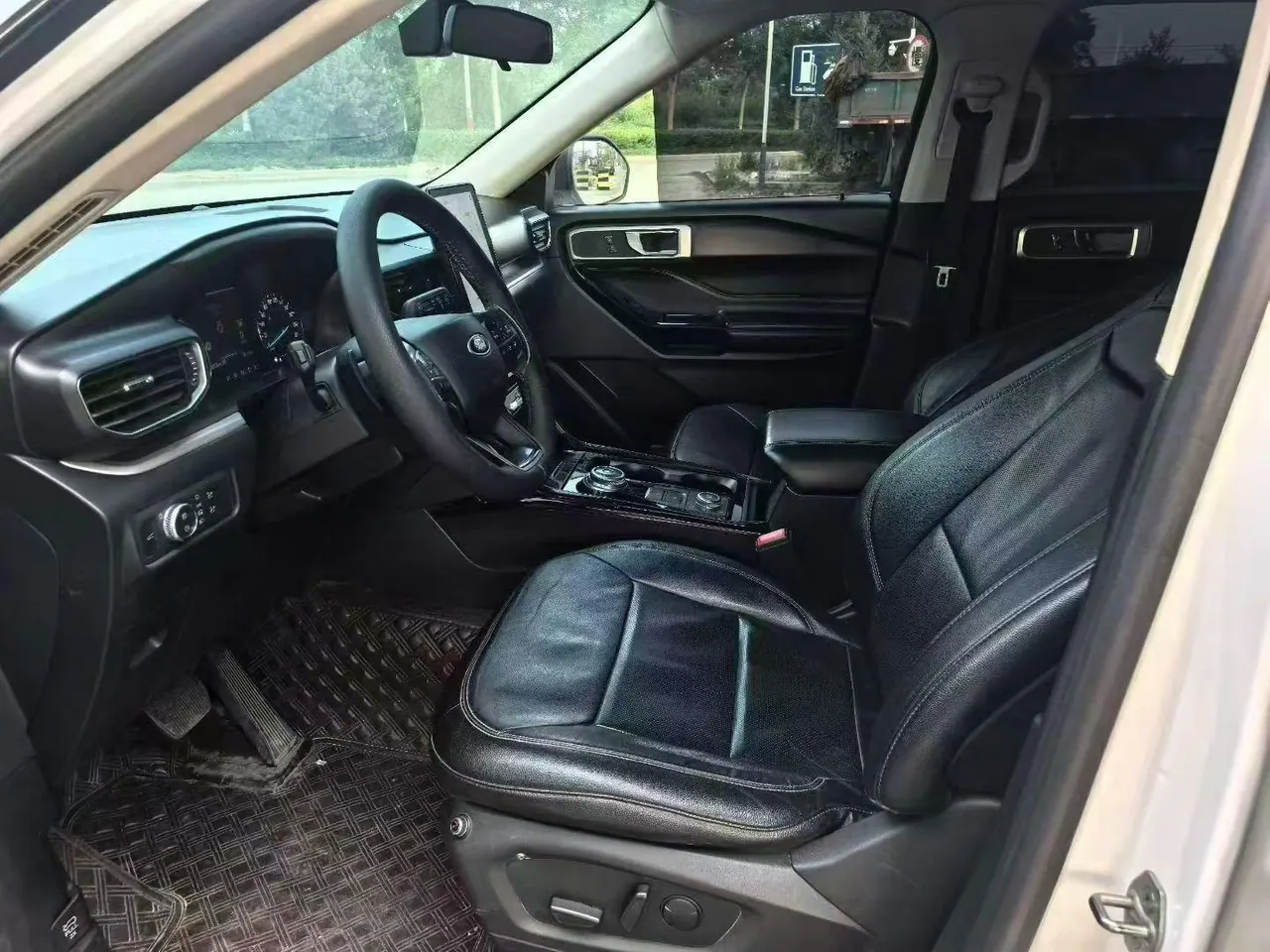Ford 2020 Explorer 2.3T EcoBoost 285 Four-wheel Drive Titanium Edition 6-seat Automatic Gear 7