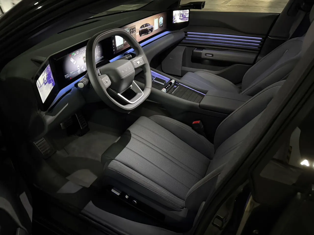 AUDI 2026 E5 Sportback Pioneer Quattro Automatic 5