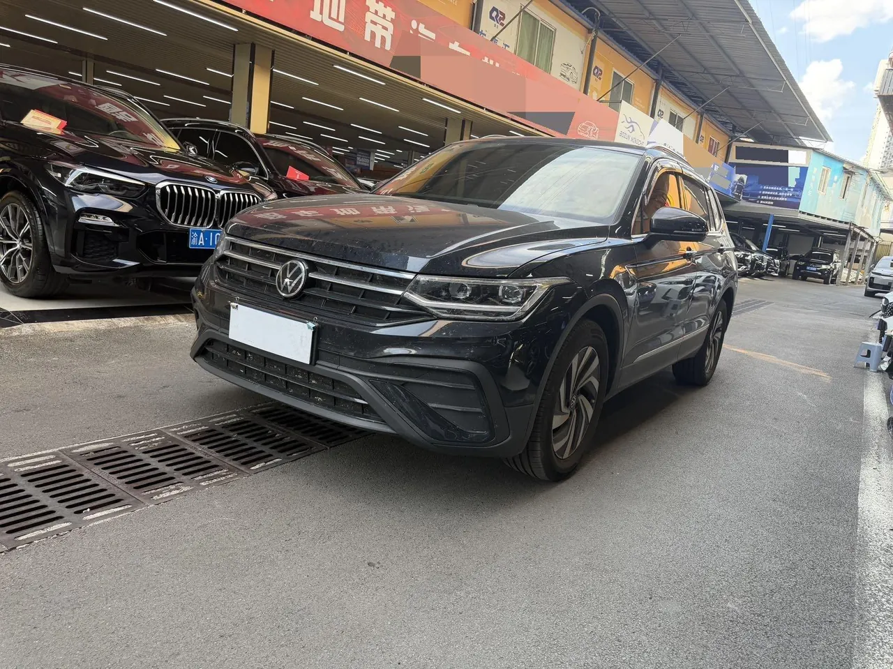 Open image lightbox: Volkswagen 2025 Tiguan L 1.5TSI 300TSI outstanding two-wheel drive Longteng version automatic gear