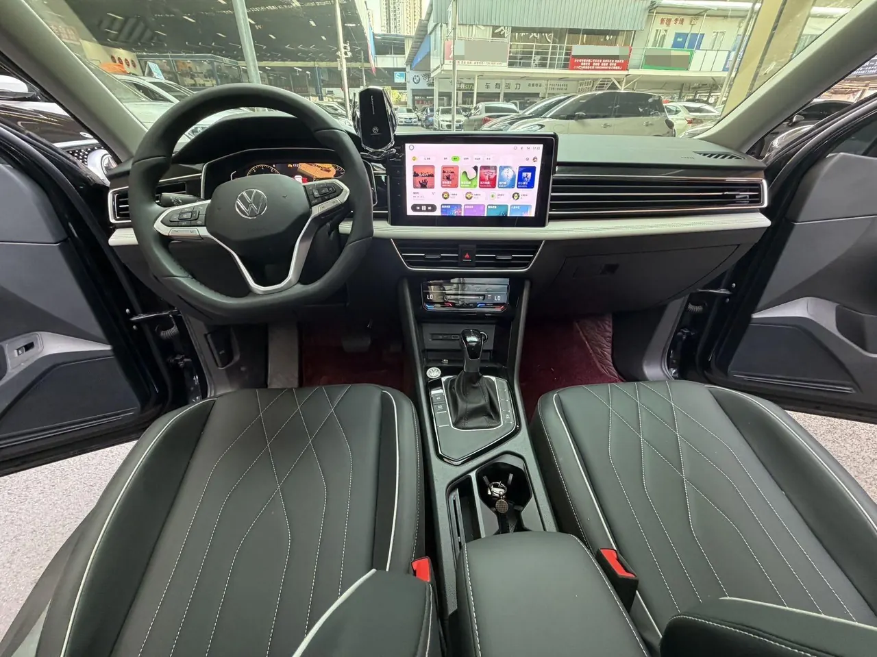 Volkswagen 2025 Tiguan L 1.5TSI 300TSI outstanding two-wheel drive Longteng version automatic gear 13