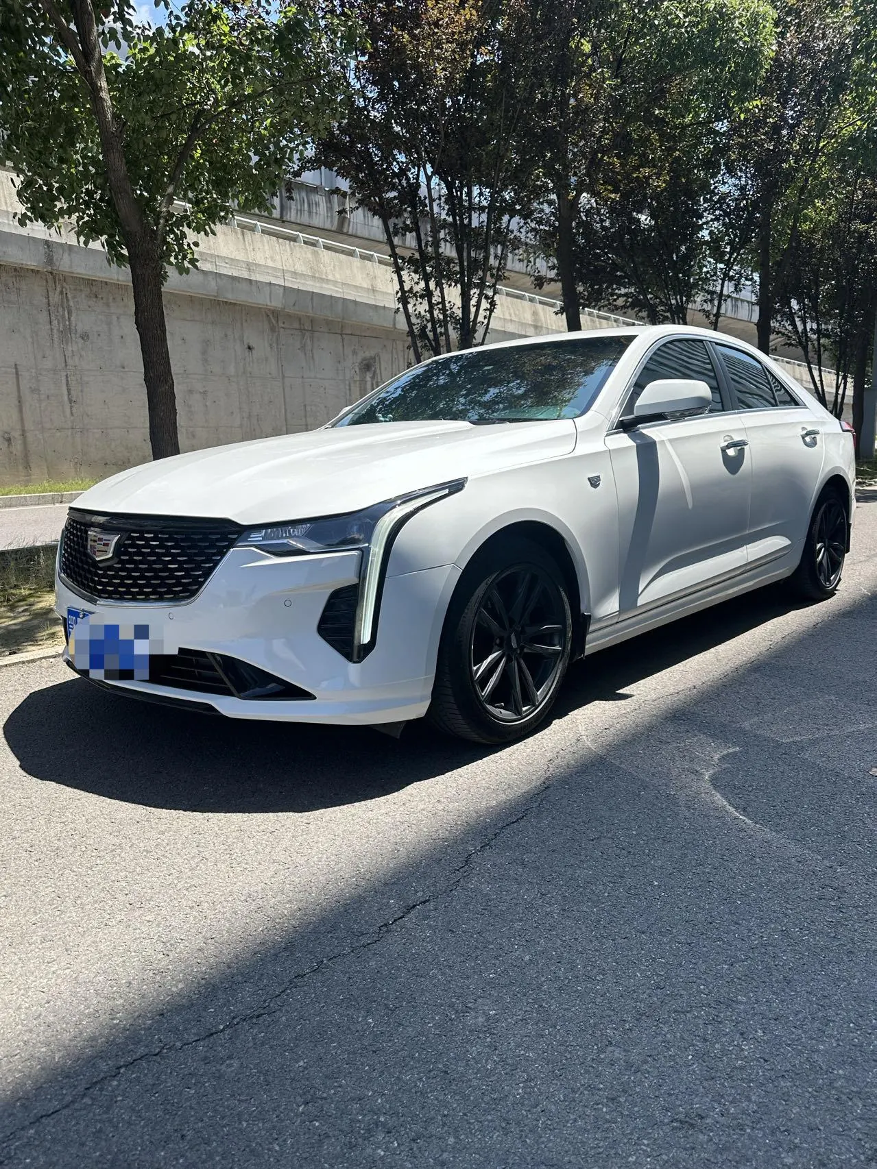 Open image lightbox: Cadillac 2022 CT4 2.0T 28T luxury automatic gear