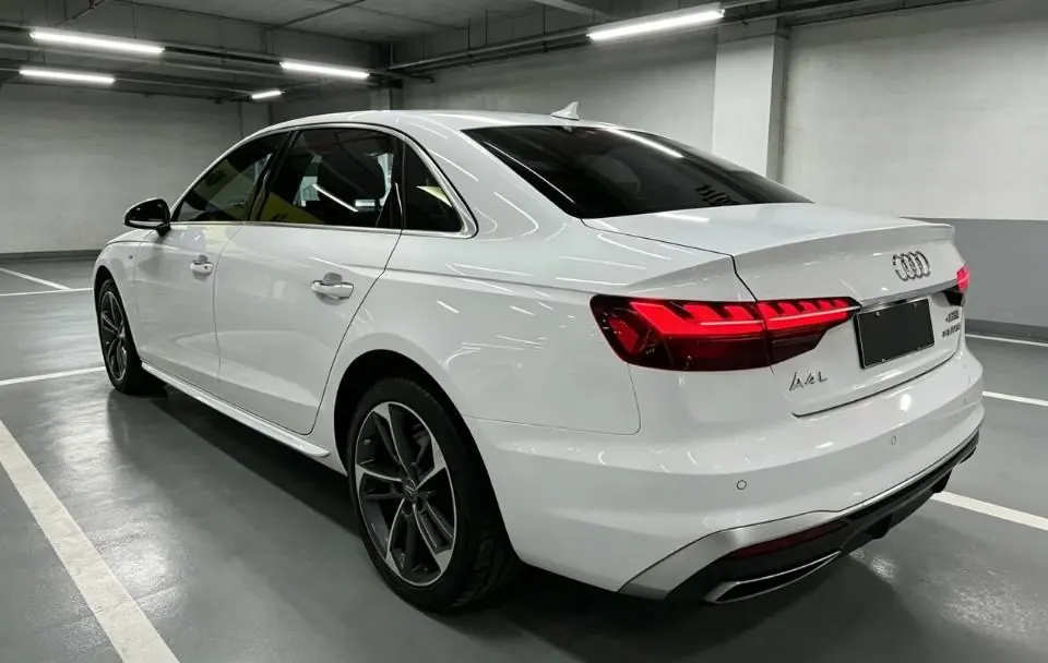 Audi 2020 A4L 2.0TFSI 40TFSI Fashion Dynamic Automatic 3