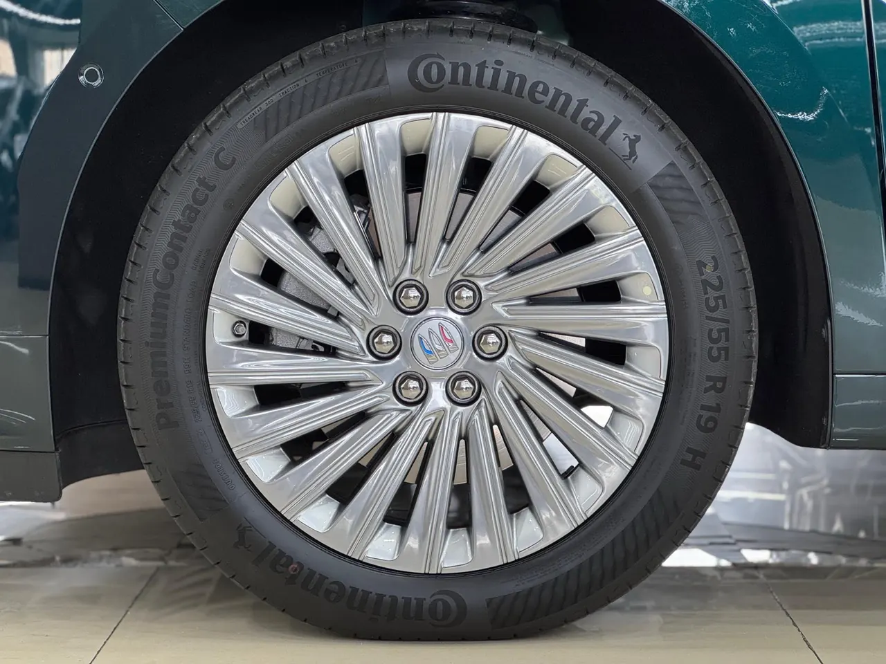 Buick 2023 Century 48V 2.0T Private Edition 4-seat Automatic Gear 18