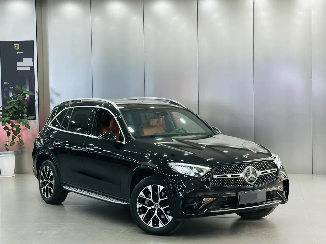 Mercedes Benz 2023 GLC 260 L 4MATIC 48V 2.0T Luxury 5-seat Automatic Gear 3