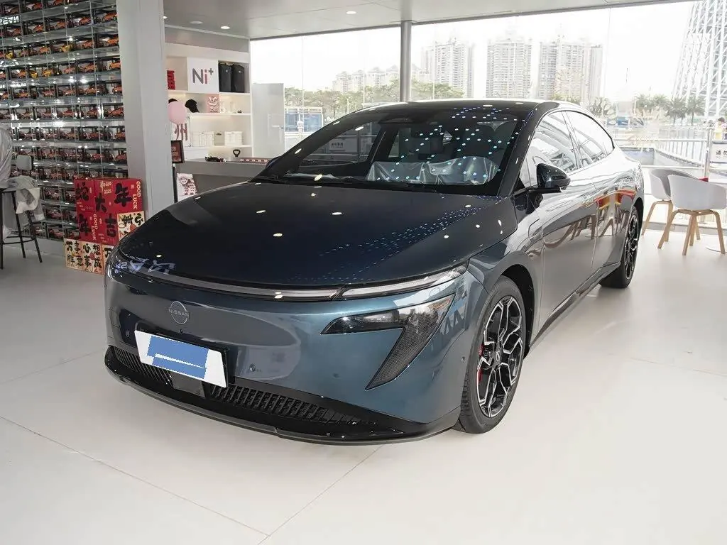 Open image lightbox: Nissan 2025 N7 625 Max Automatic