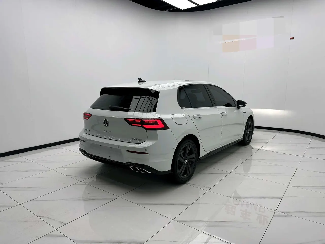 Volkswagen 2023 Golf 8 R-Line 1.4TSI 280TSI Lite Automatic 9