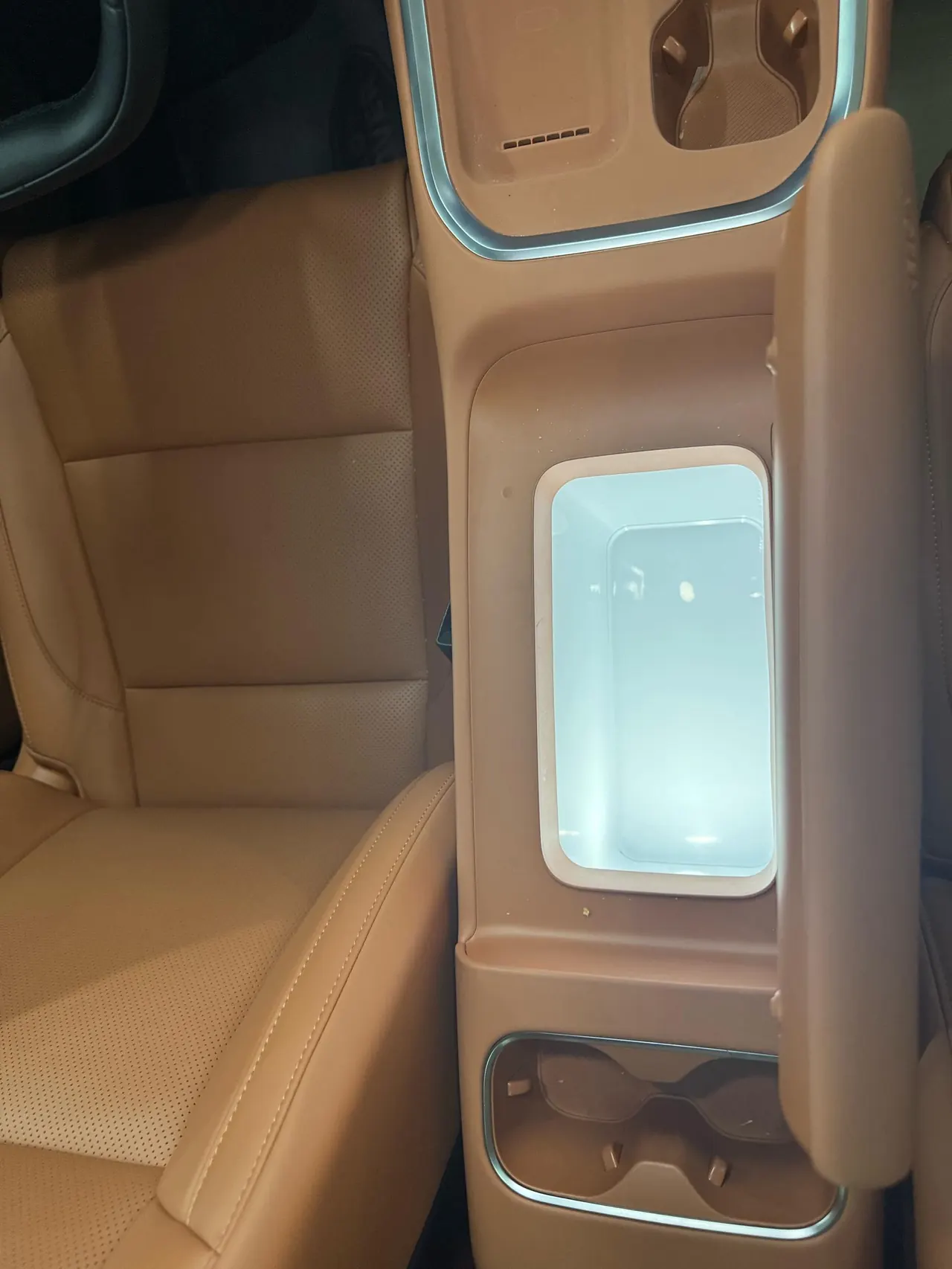 Leapmotor 2026 C 16 630 Laser Radar Zhizun Edition 6-seat Automatic Gear 18