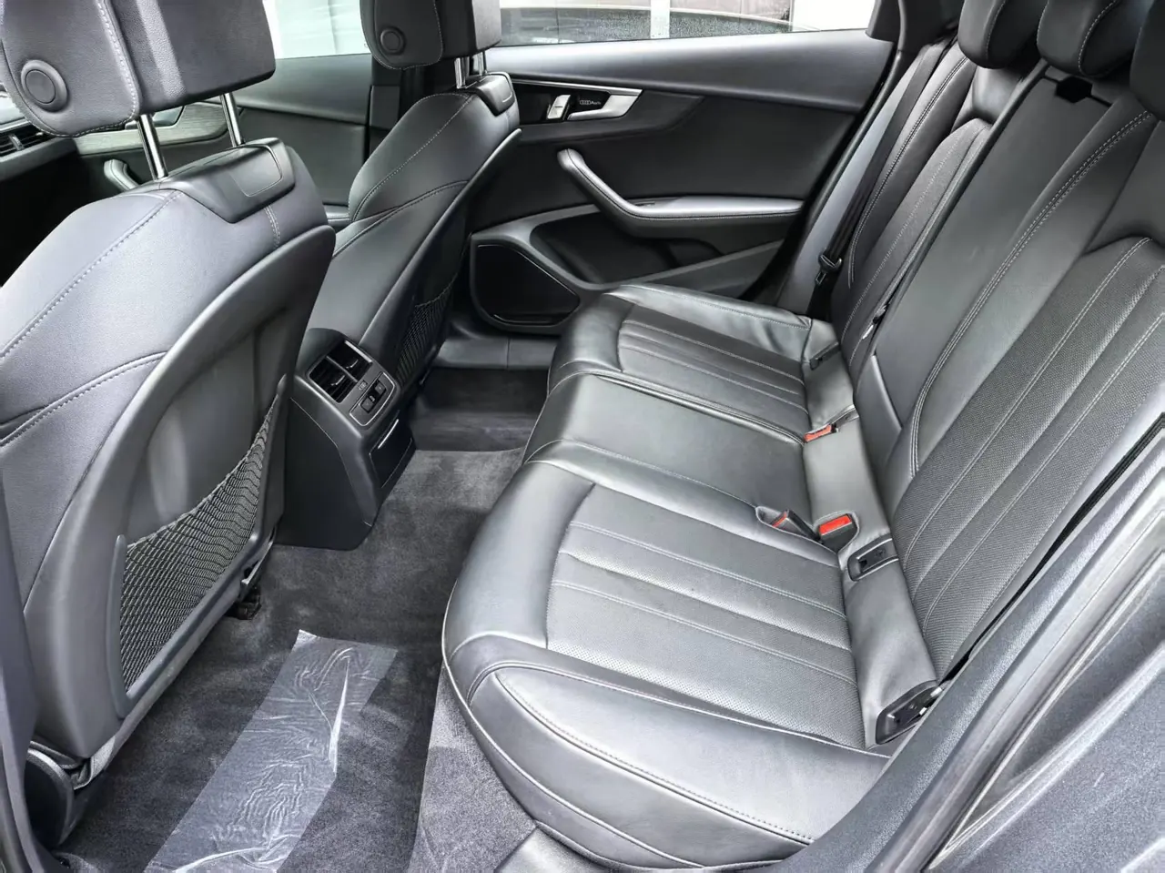 Audi 2023 A4L 2.0TFSI 40TFSI Quattro Deluxe Dynamic Automatic 3