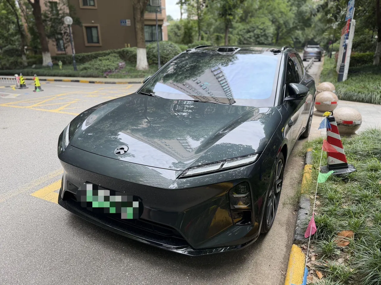 Open image lightbox: NIO 2026 ET5T Natural Wonderland Edition 100kWh Touring Automatic