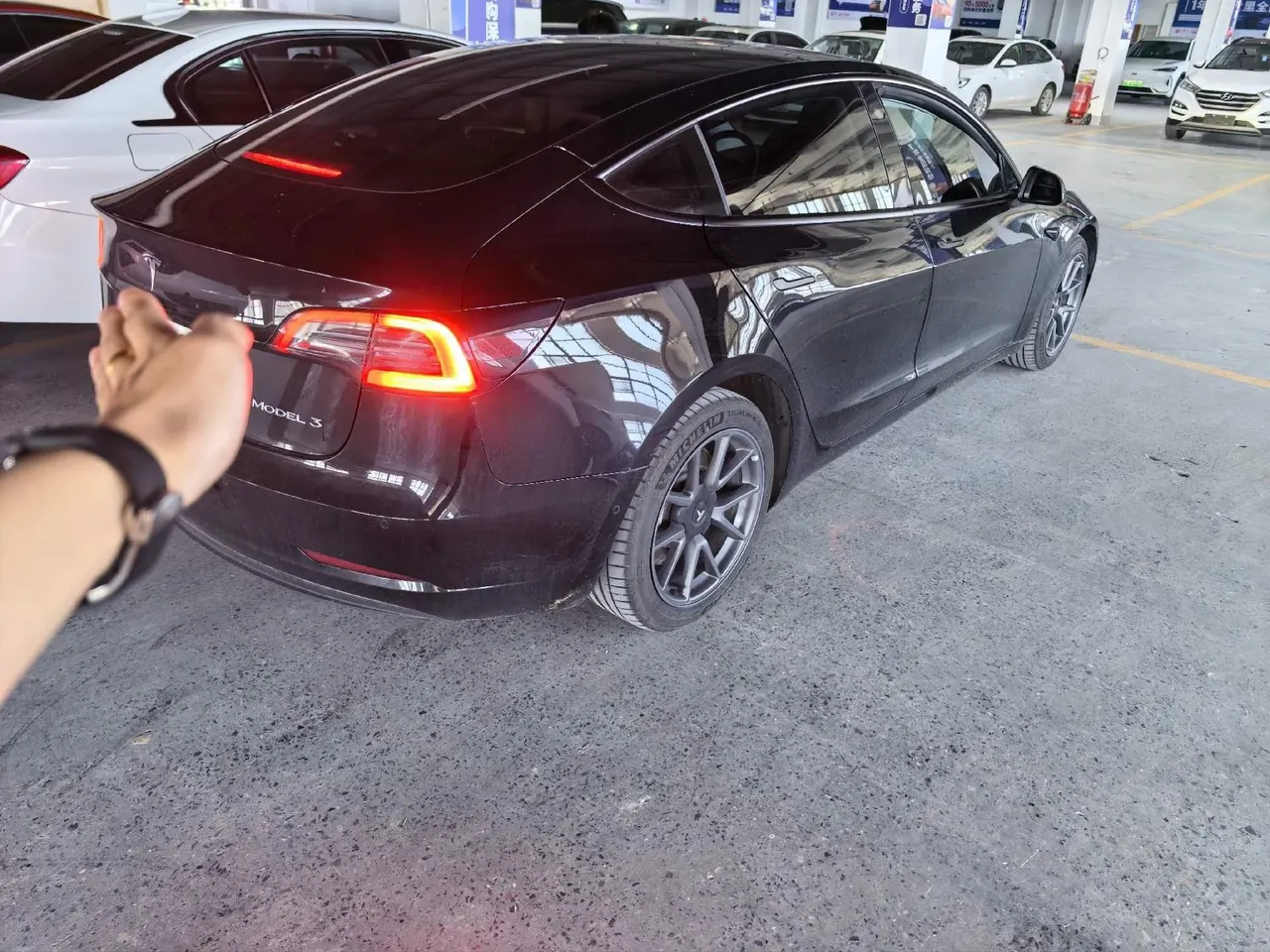 Tesla 2022 Model 3 rear-wheel drive version of automatic transmission 4