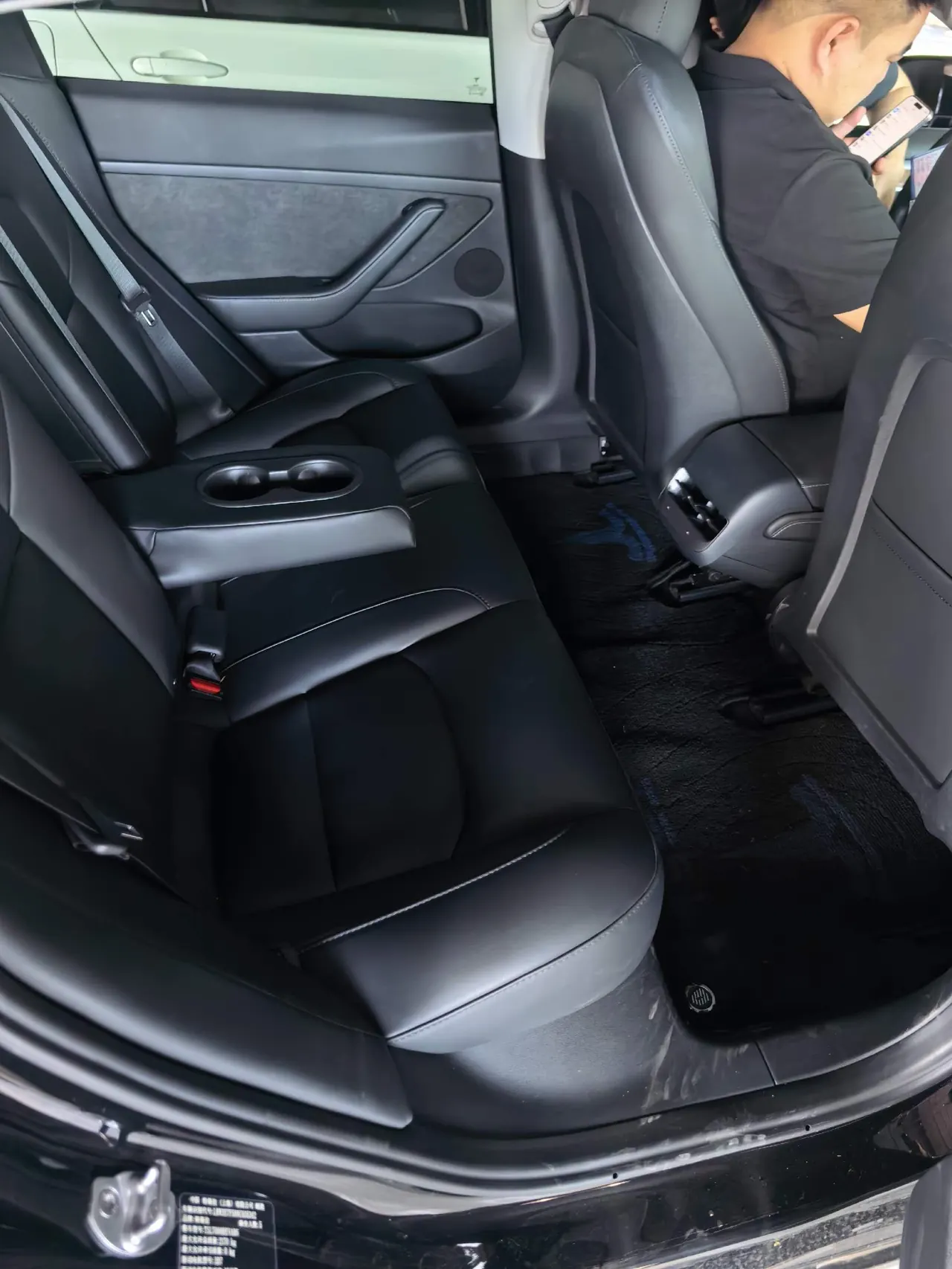 Tesla 2022 Model 3 rear-wheel drive version of automatic transmission 5
