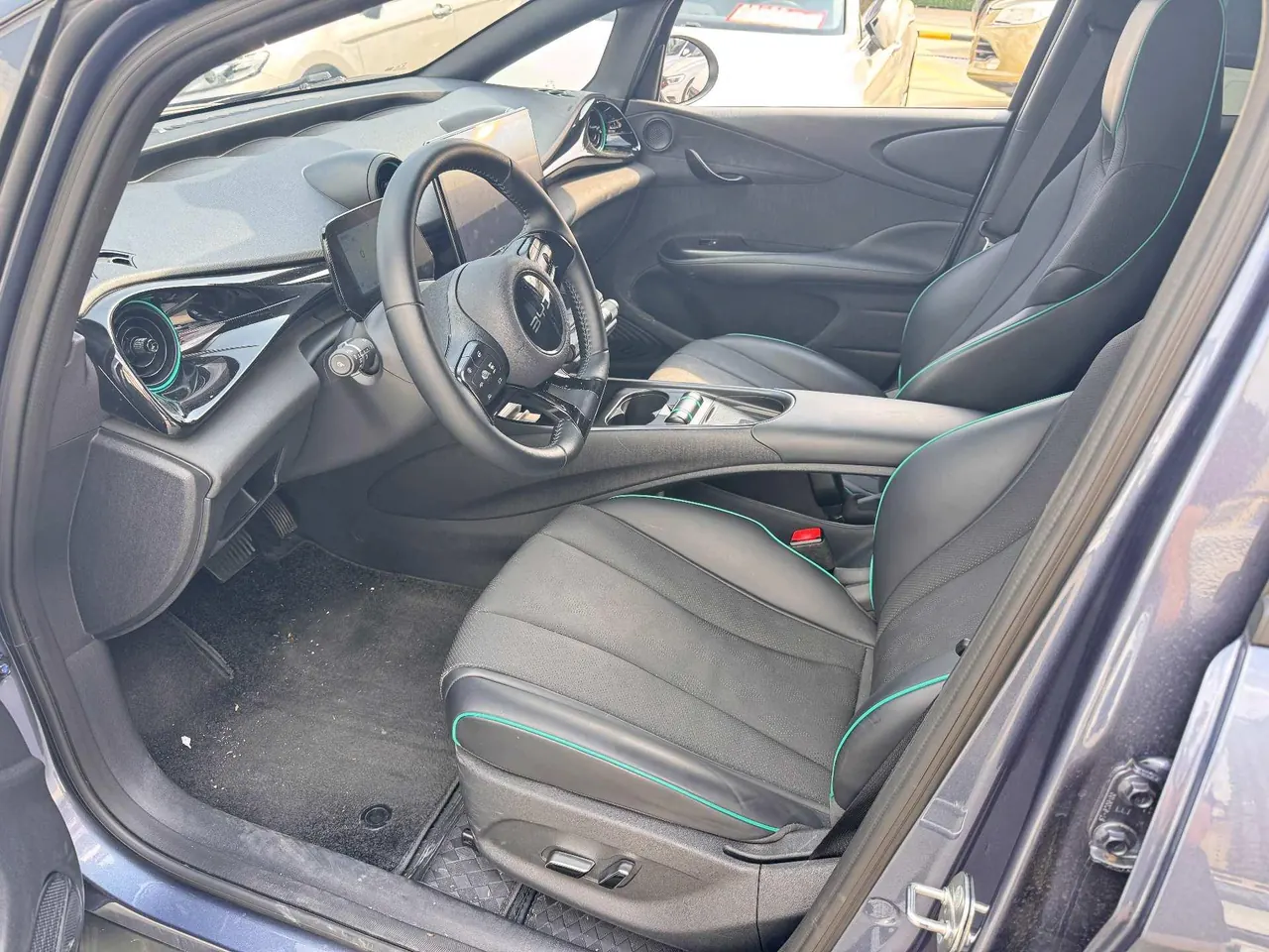 BYD 2023 Dolphins 401km Knight Edition Automatic Gear 2