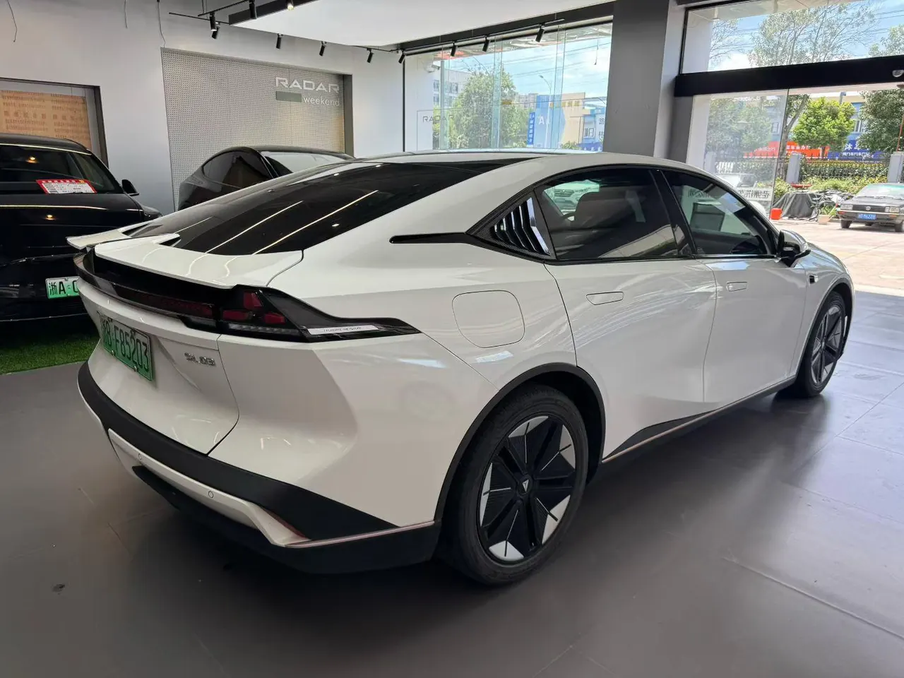 ChangAn Deepal 2022 SL03 1200 Range-extended Automatic Gear 3