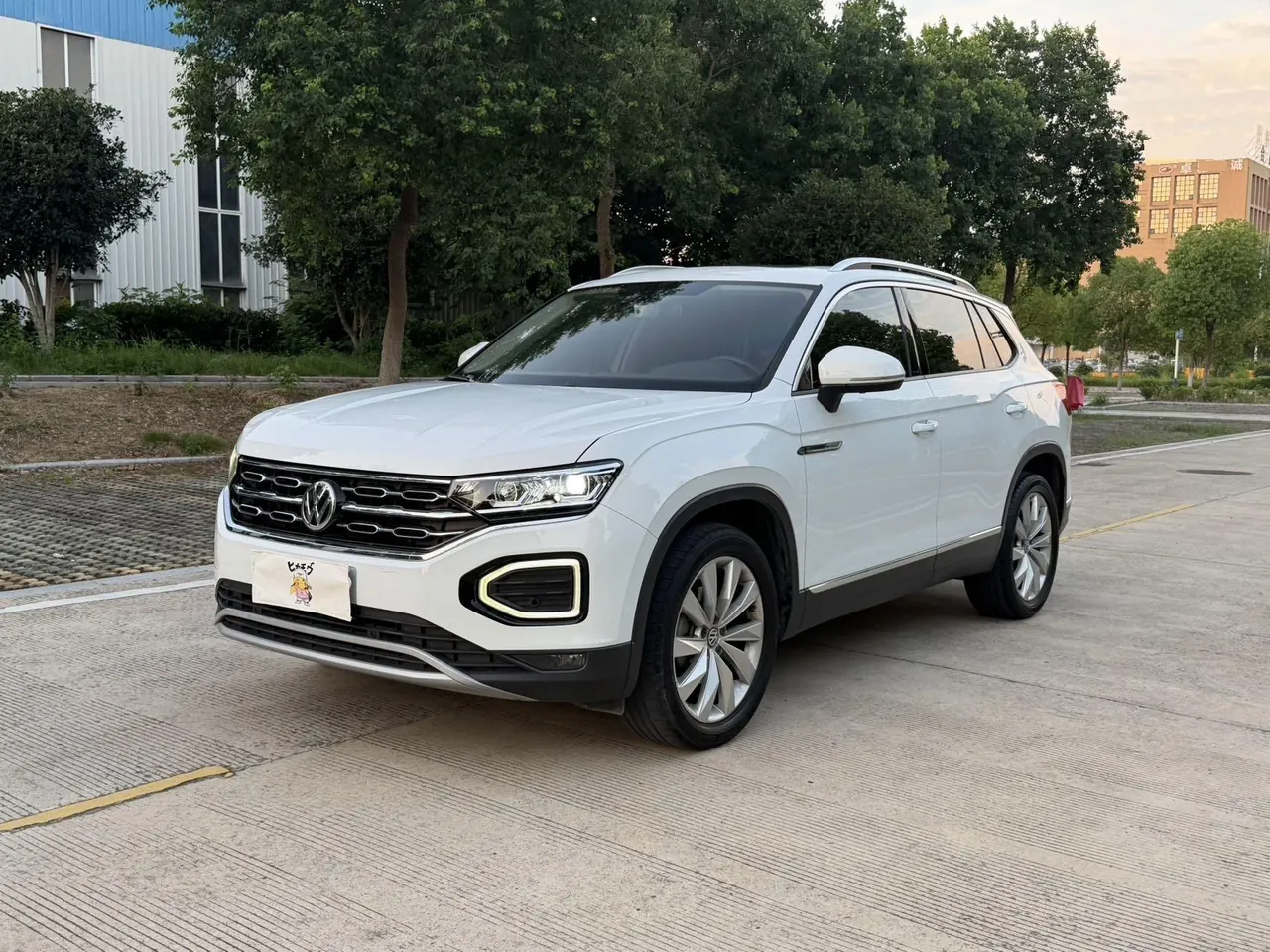 Volkswagen 2020 Tanyue 2.0TSI 330TSI Two-Drive Deluxe Zhilian Edition Pro Automatic Gear - View 1