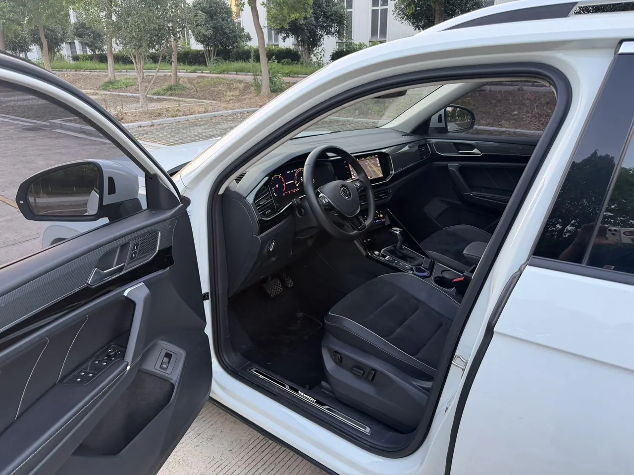 Volkswagen 2020 Tanyue 2.0TSI 330TSI Two-Drive Deluxe Zhilian Edition Pro Automatic Gear 2