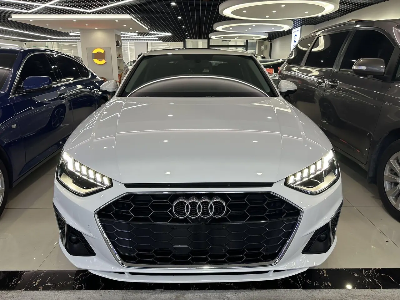 Audi 2020 A4L 2.0TFSI 35TFSI Fashion Dynamic Automatic 2