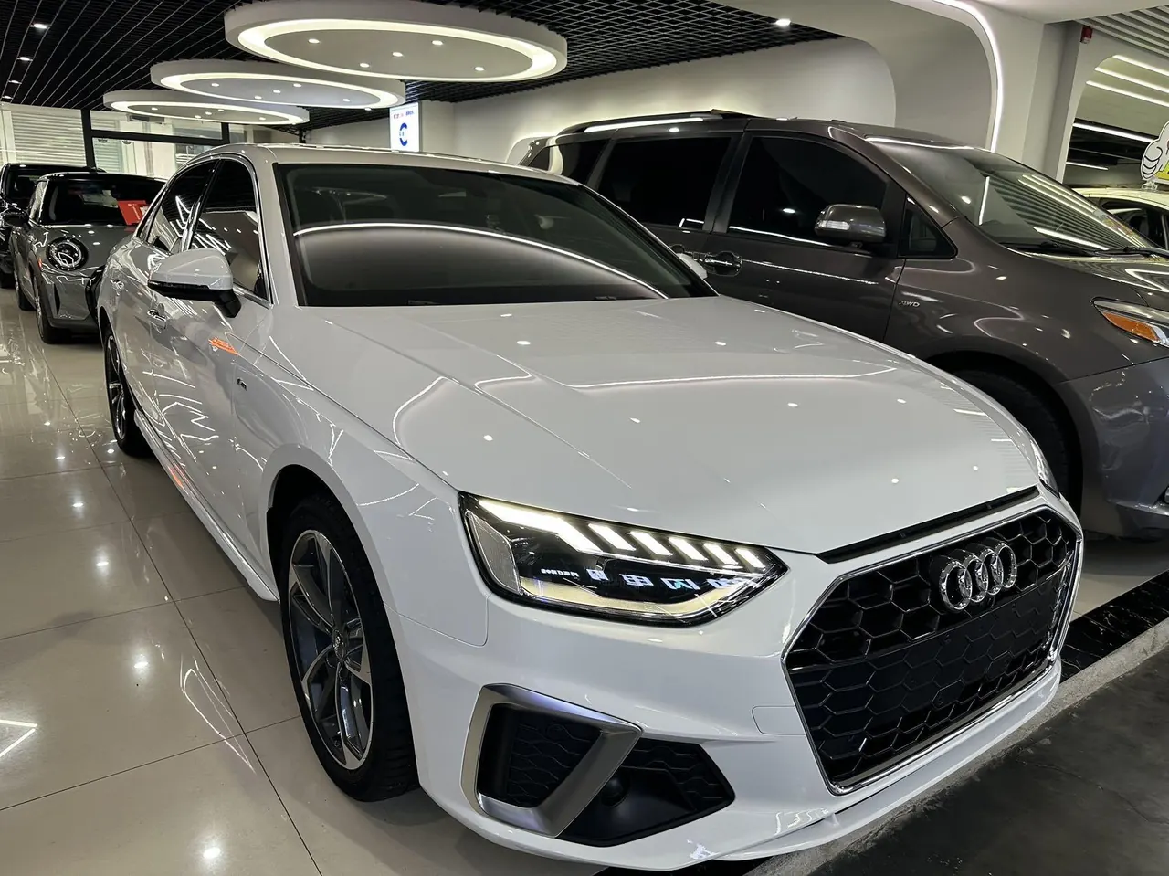 Audi 2020 A4L 2.0TFSI 35TFSI Fashion Dynamic Automatic 3