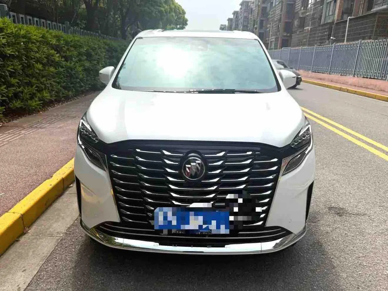 Buick 2023 GL8 ES Lu Zun 48V 2.0T 653T Exclusive Automatic Gear 3
