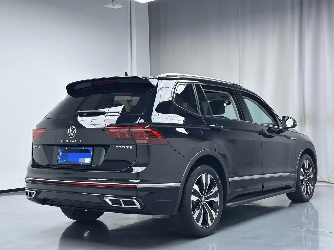 Volkswagen 2022 Tiguan L R-Line 2.0TSI 330TSI Two-Drive R-Line Overdrive Automatic Gear 4
